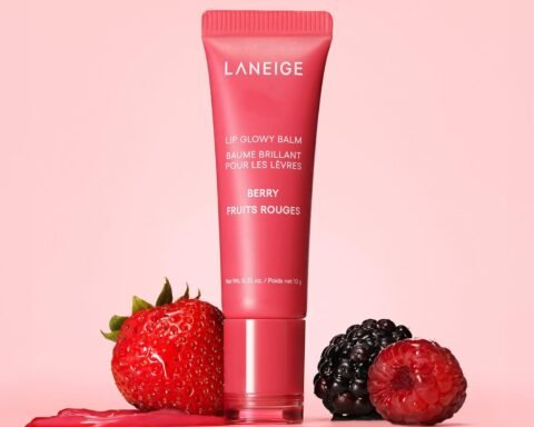 Laneige Lip Glowy Balm (Berry): Xalka Ugu Fiican ee Bushimo Qurxoon