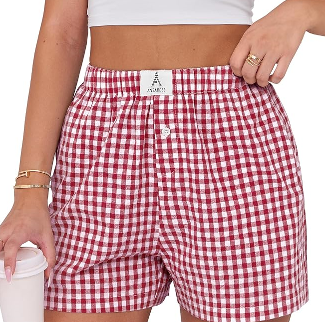 Shorts Raaxo Leh oo Dumarka Ku Habboon